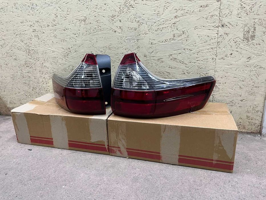 Задний фонарь на Сиенна Сиена 2015- / Toyota SIENNA 2018