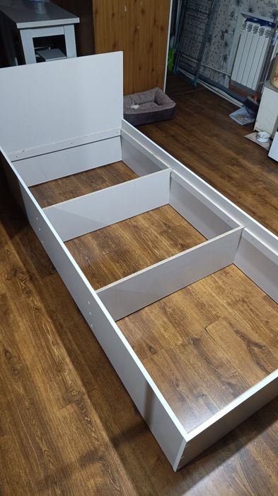 Продам кровать с матрасом