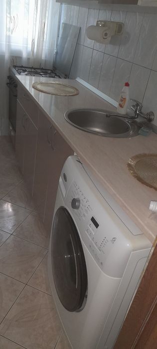 Inchiriez apartament