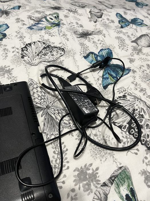 Vand laptop Lenovo