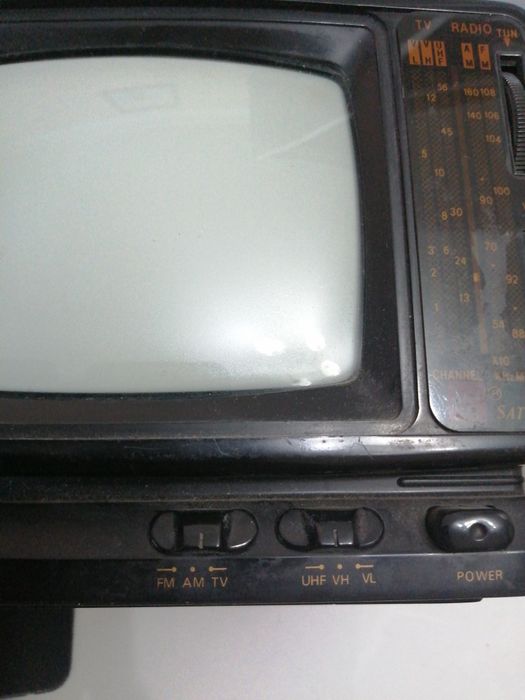Телевизор   модель LEE-388R220V/500Hz,DC12v ,Kитай.