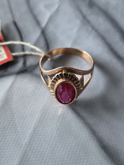 Продам золотое кольцо