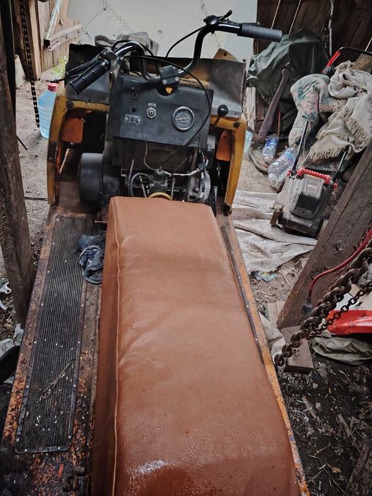 Продается снегоход Буран