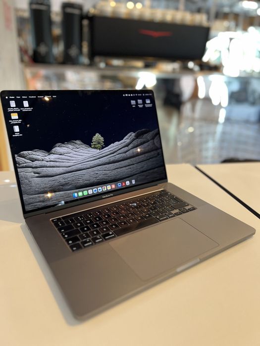 macbook pro 16 2019 - Laptopuri oferte online | OLX.ro