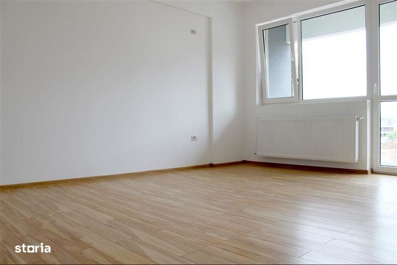 Garsoniera decomandata, , langa metrou