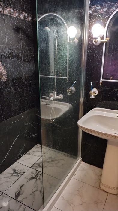 Дава се под наем Двустаен апартамент в Хасково, Промишлена зона - Изток - 70 кв.м за 306 € - Снимка #4