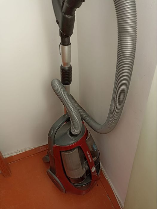 Палесос Samsung.