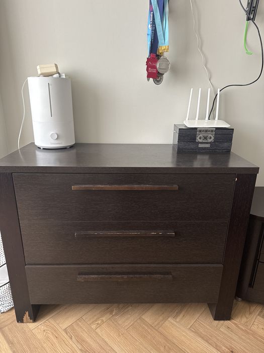 Комод с зеркалом и 2 тумбы