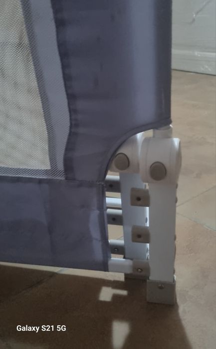 Продам 2 бортика защиты на кровать