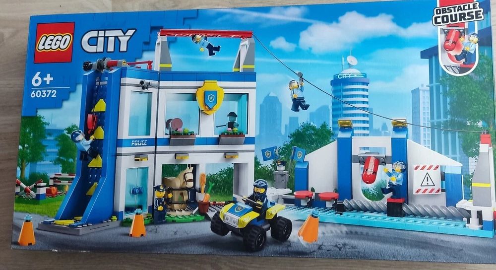 SIGILAT! LEGO City Academia de politie 60372