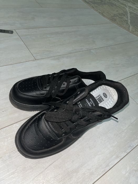 Кроссовки новые за 3500