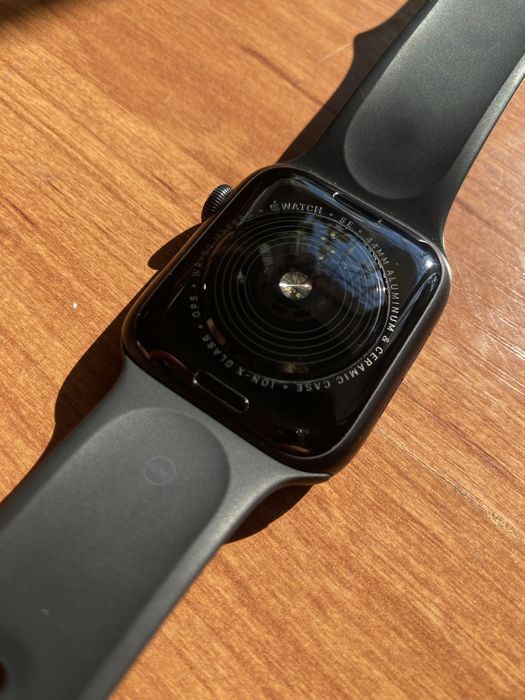 Apple Watch SE  оригинал. ТОРГ