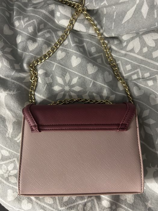 Дамска чанта Guess