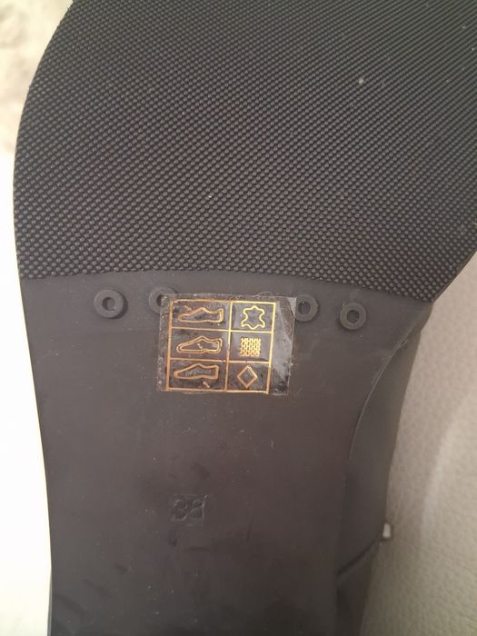 Botine noi piele