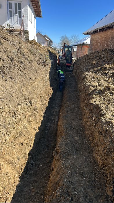 Mini excavator de inchiriat