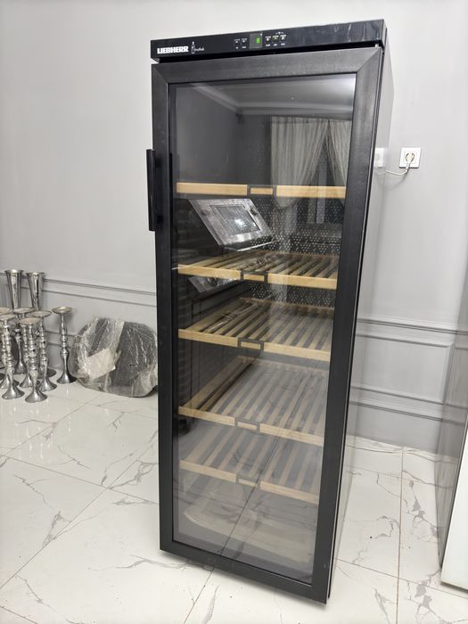 Продам винный шкаф Liebherr