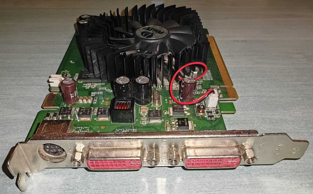 Placa video 8600 GT, 256 MB, 128 bit