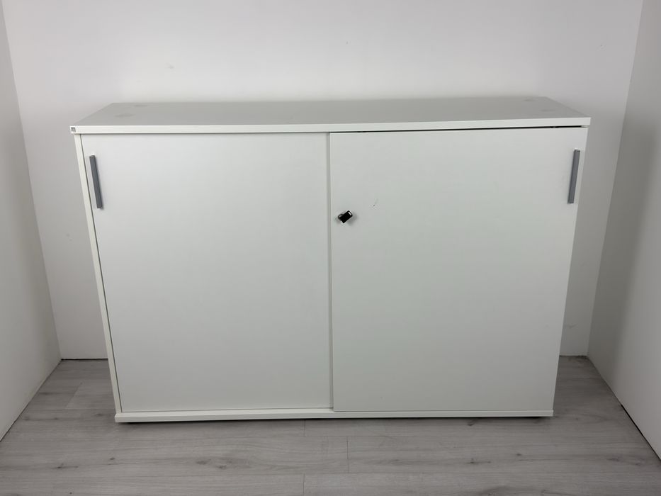 Шкафове за офис - съхранение и ефективност: