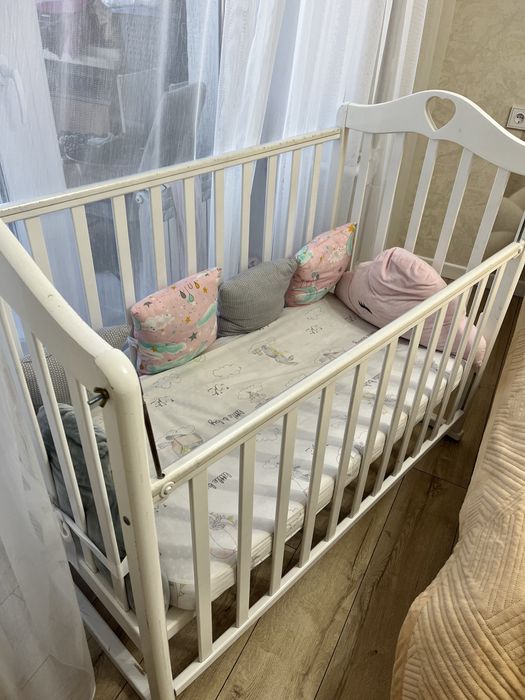 Продам детскую кроватку
