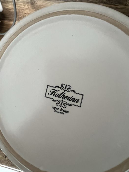 Посуда по 1000 тенге.