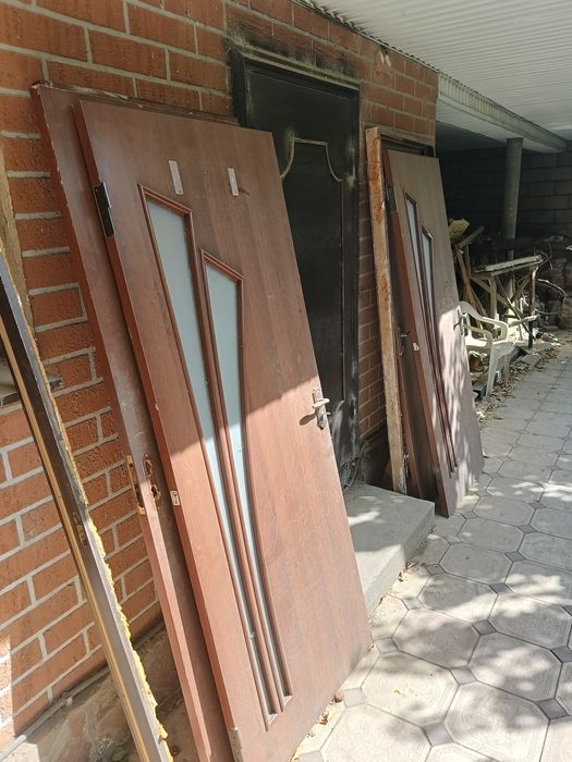 Продам двери б/у