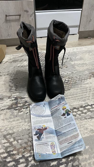 Новые сапоги , не разу не одевались размер 41