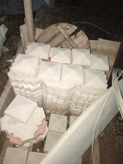 Vând gard din beton