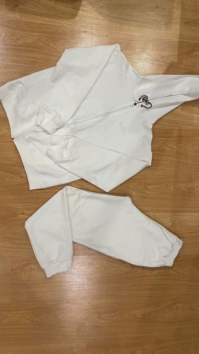 Спортивный кастюм продам