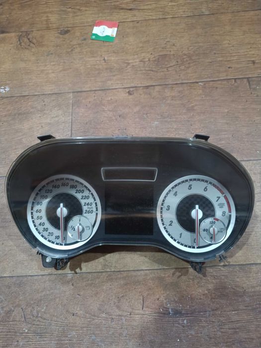 Mercedes W 176  волан уреди