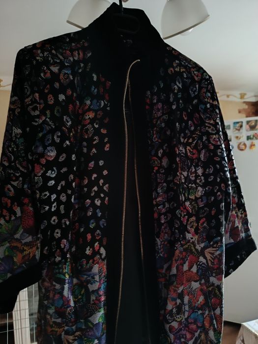 Продам кожанную куртку 50 размера