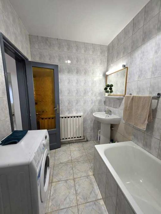 Casa curte | Inchiriere pentru Spatiu Comercial | Metrou Crangasi