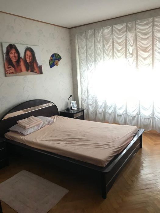 Ap cu trei camere decom, central (Banca Națională) pe doua nivele