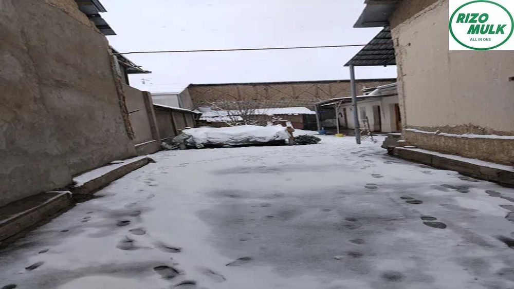 Учтепа тумани Хондамир махалласида ховли сотилади. NR494/149