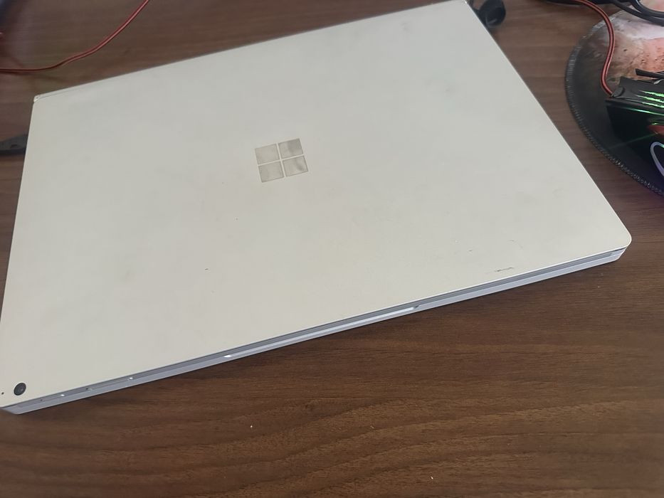 Microsoft Surface Book 2 | i7 | 16 GB RAM | GTX 1060 6 GB | SSD 512 GB