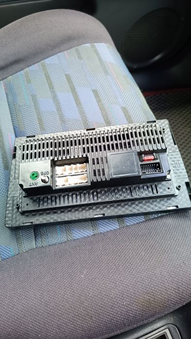 Магнитола  Tayes