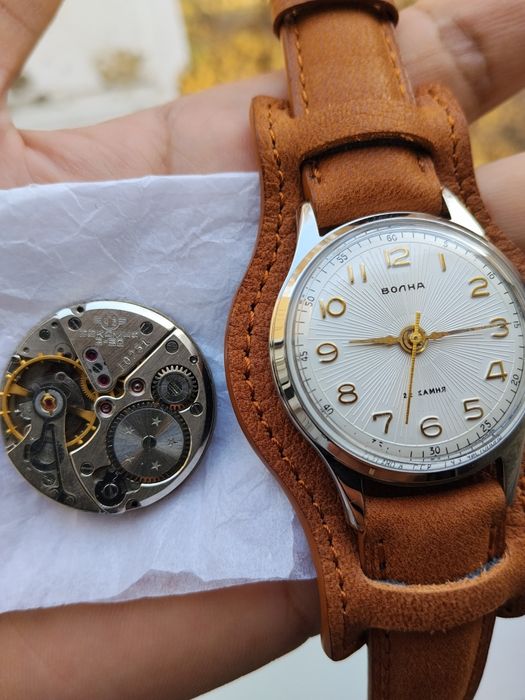 Механические часы Волна.