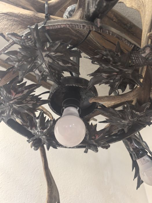 Ръчно кован полюлеи