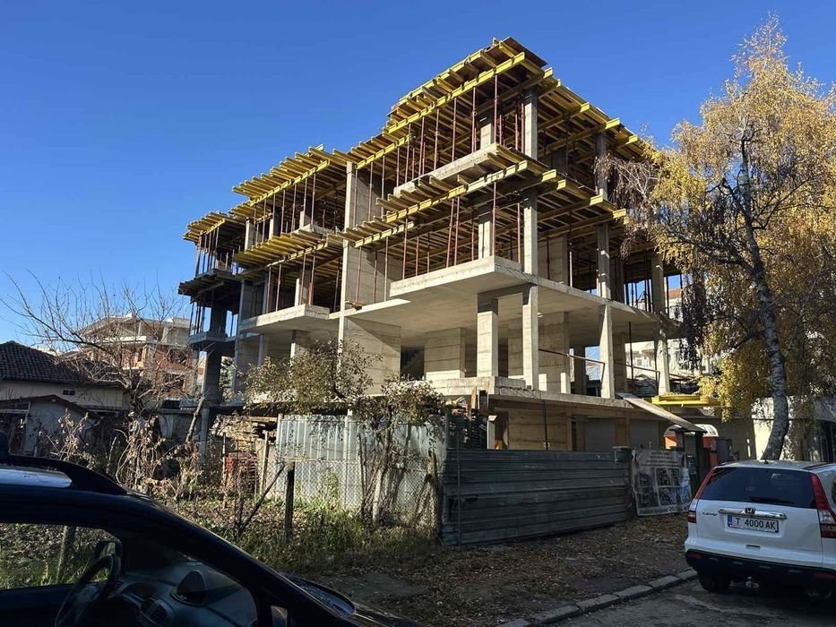 Продава се Тристаен апартамент в Търговище, Вароша - 98 кв.м за 1041 €/кв.м - Снимка #2