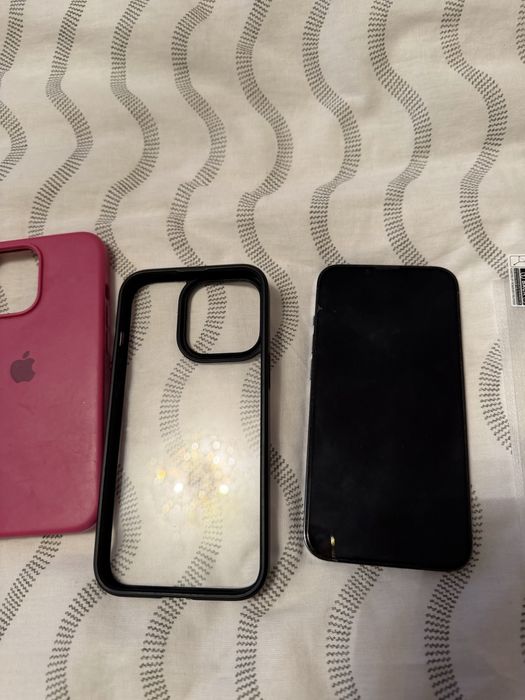 Iphone 13 pro ,с подарък протектор и розов калъф.