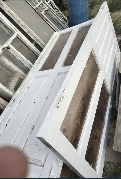 Агаш  есиктер  сатылады.