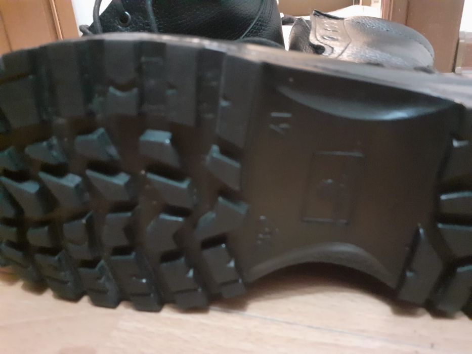 Продам берцы размер 41 летние