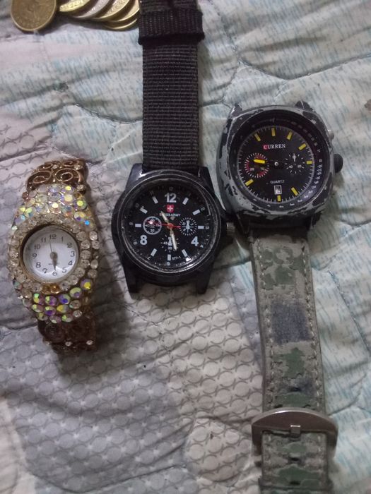 Продам часы на запчасти