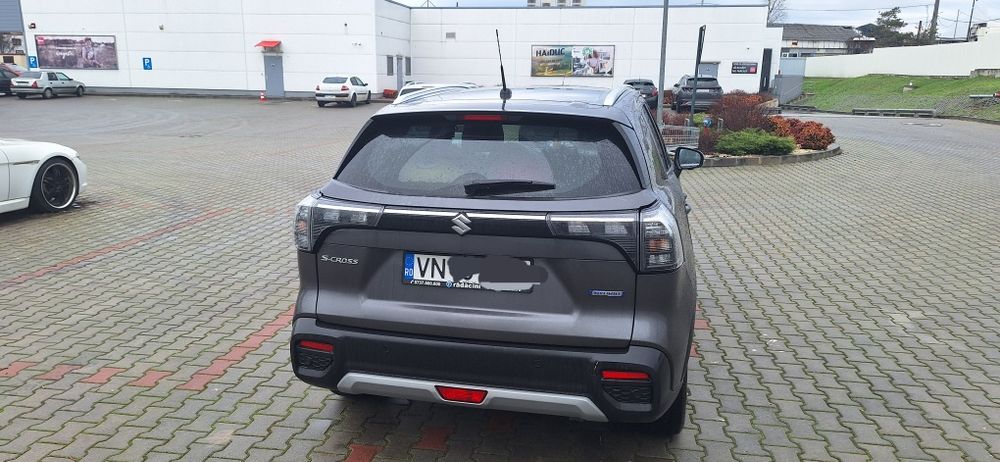 Suzuki S-Cross Hybrid 2025