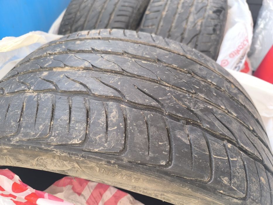 Шины 4шт 245/35 R19 летние