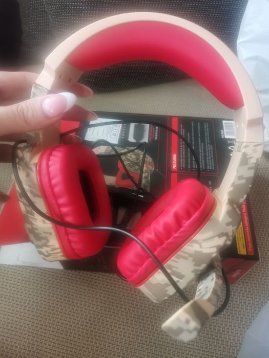 НОВИ Геймърски слушалки с микрофон LED камуфлаж