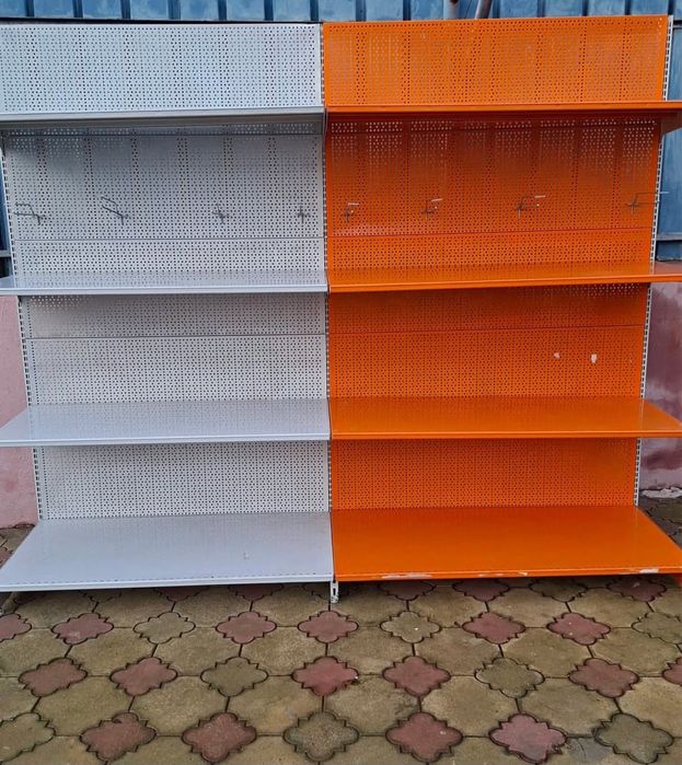 Rafturi de magazin