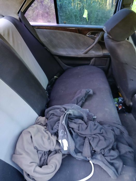 Vând autoturism  Mercedes Benz E clase
