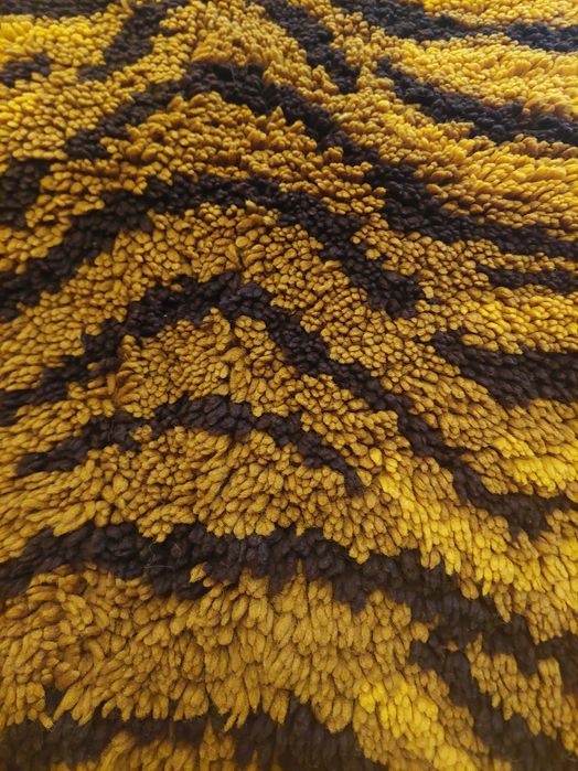 Нов китеник размер като за спалня плътен богат китеник