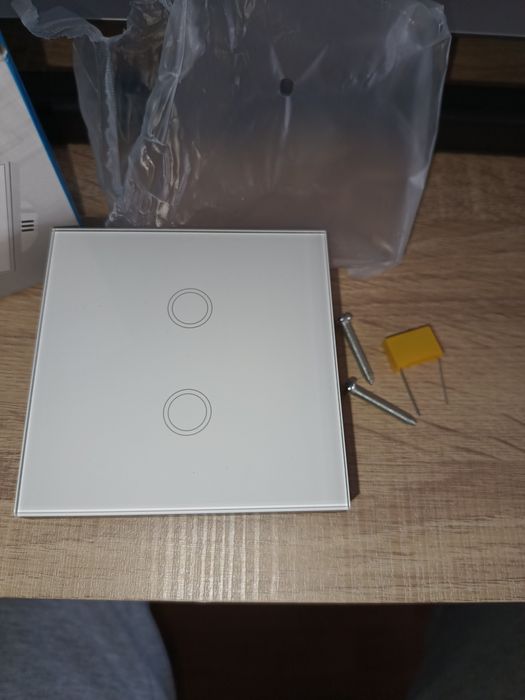 Întrerupător cu touch