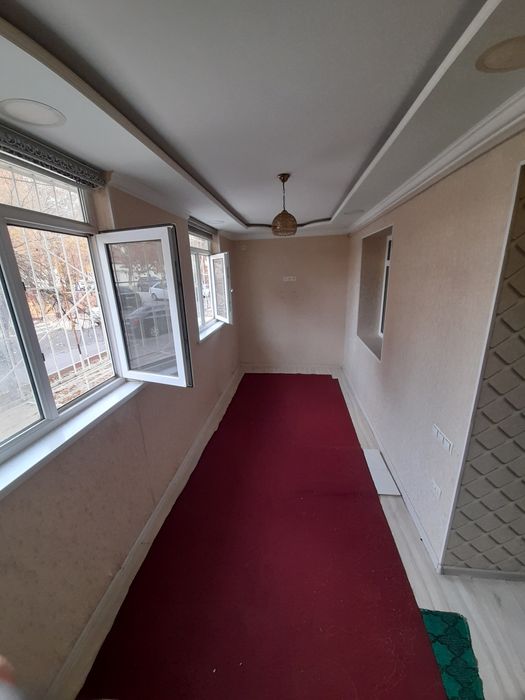 Под офис продаётся свою 2^3/1/4 Чиланзар 22 кирпич. балкон 2х6